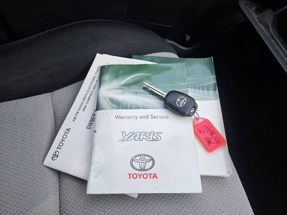2013 Toyota yaris yr 5 door automatic13.jpg